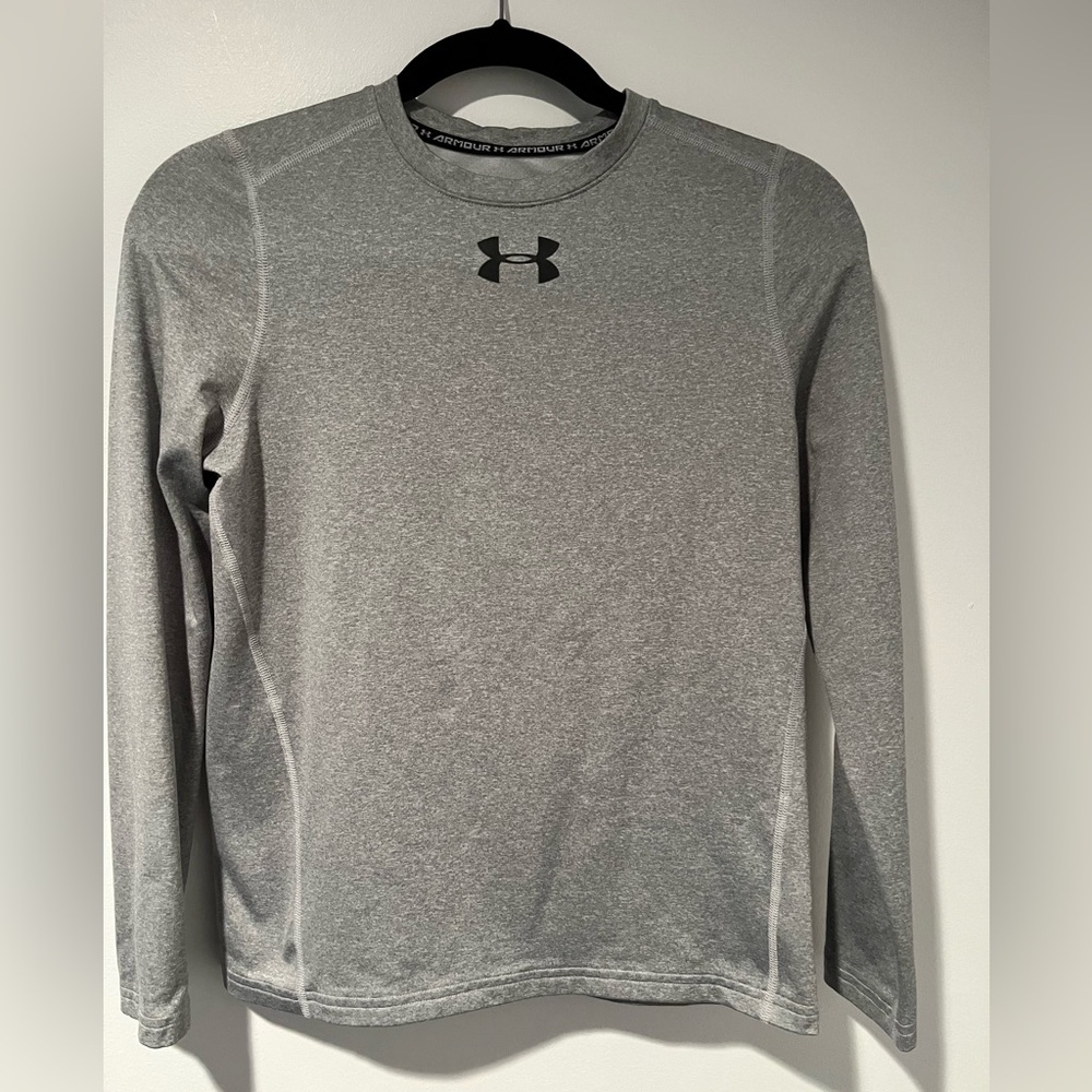 Under Armour Boys XL Cold Gear Long Sleeve Top